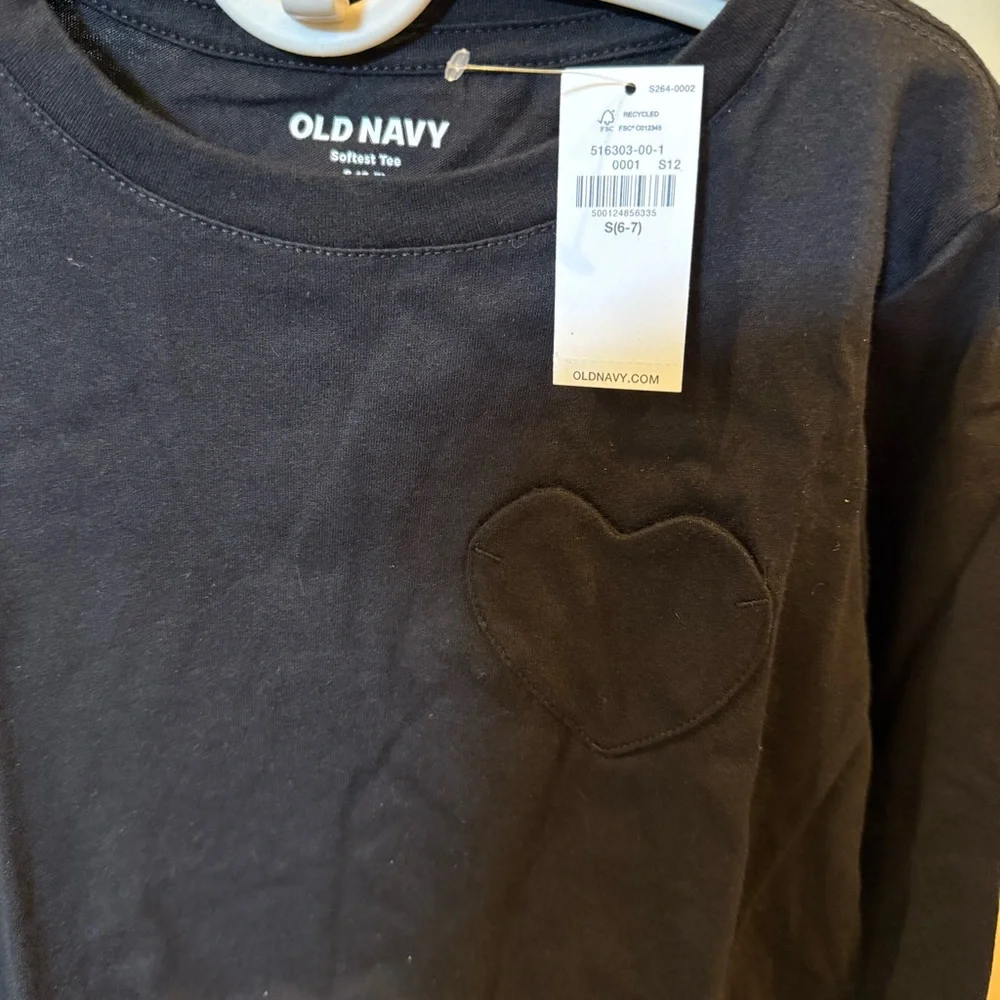 🖤Old Navy Girls Softest Long Sleeve Heart Pocket Tee Shirt NWT